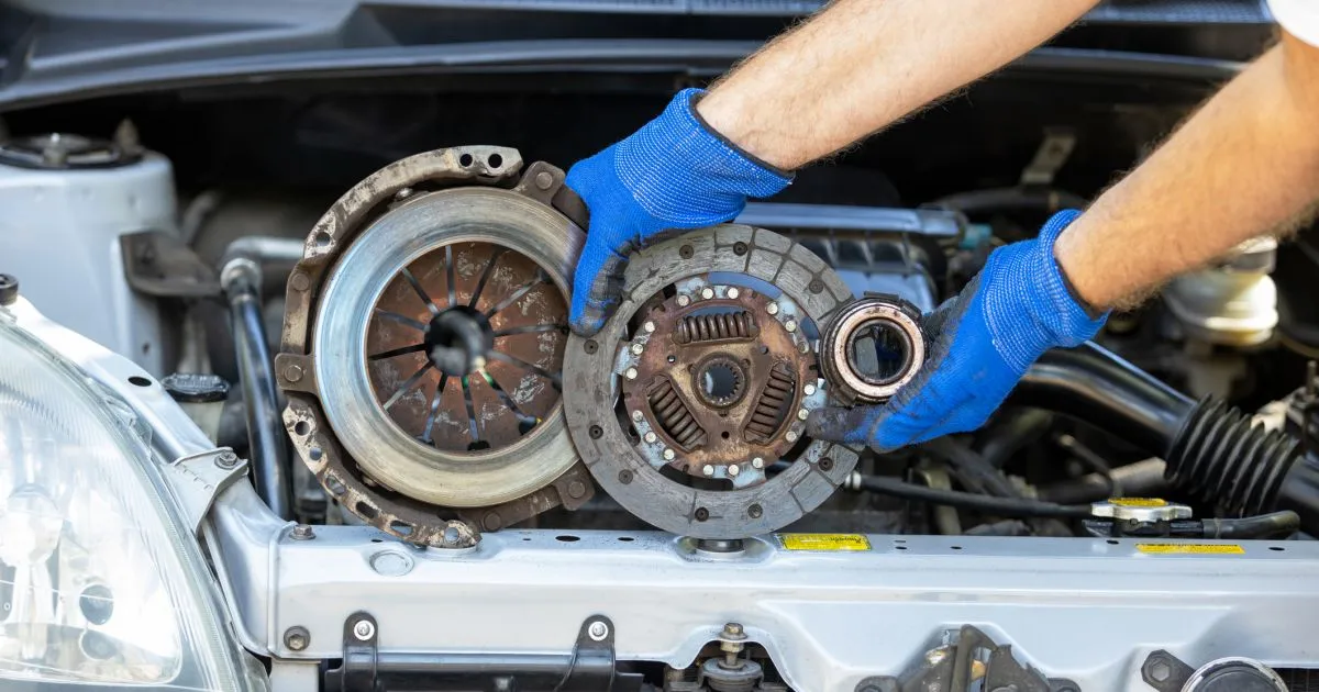 driver noticing symptoms of a failing clutch pressure plate